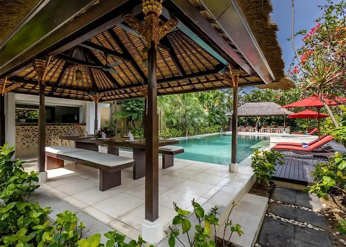 Kalimaya I Luxury 5 Bedroom With Huge Garden & Lap Swimming Pool 150-metres To