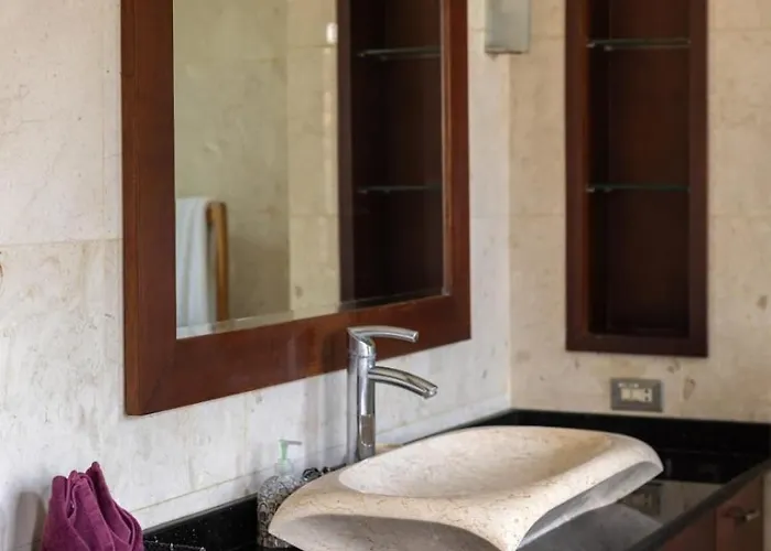 别墅 Kalimaya I Luxury 5 Bedroom With Huge Garden & Lap Swimming Pool 150-metres To 塞米亚克