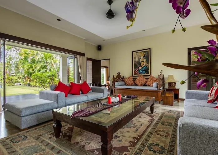 Kalimaya I Luxury 5 Bedroom With Huge Garden & Lap Swimming Pool 150-metres To