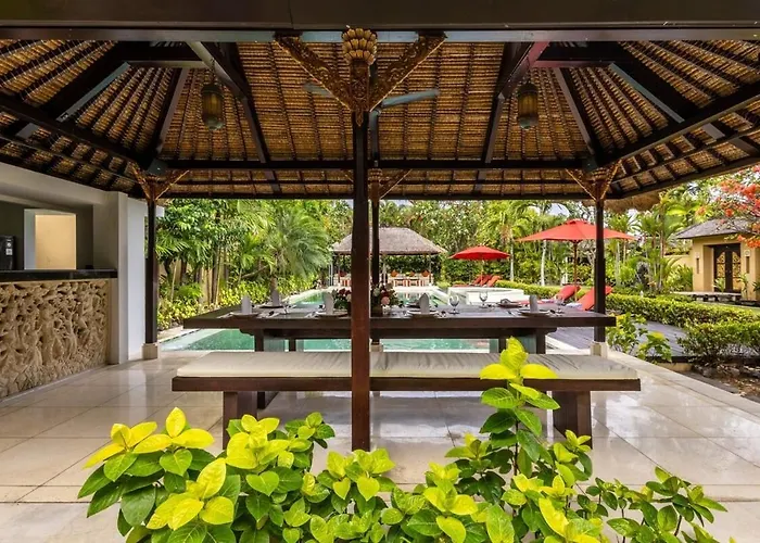 Kalimaya I Luxury 5 Bedroom With Huge Garden & Lap Swimming Pool 150-metres To 塞米亚克
