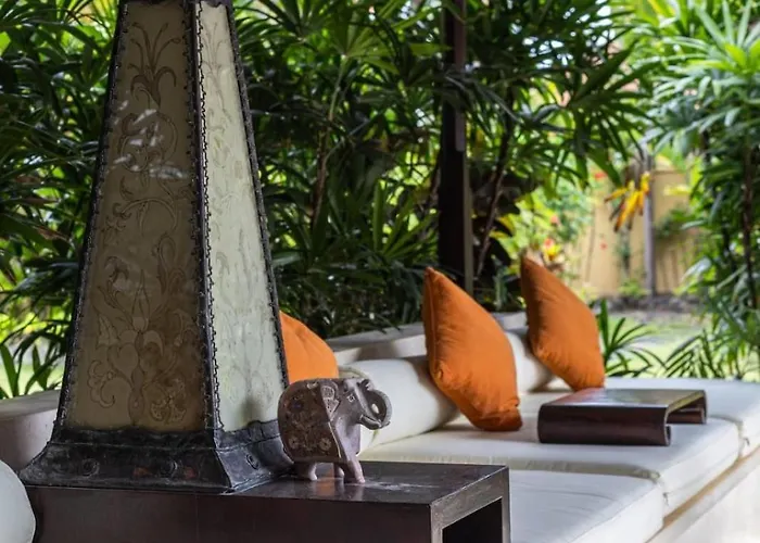 Kalimaya I Luxury 5 Bedroom With Huge Garden & Lap Swimming Pool 150-metres To